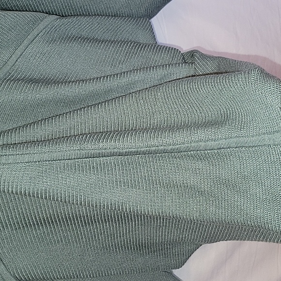 Lululemon - Picture 7 of 7